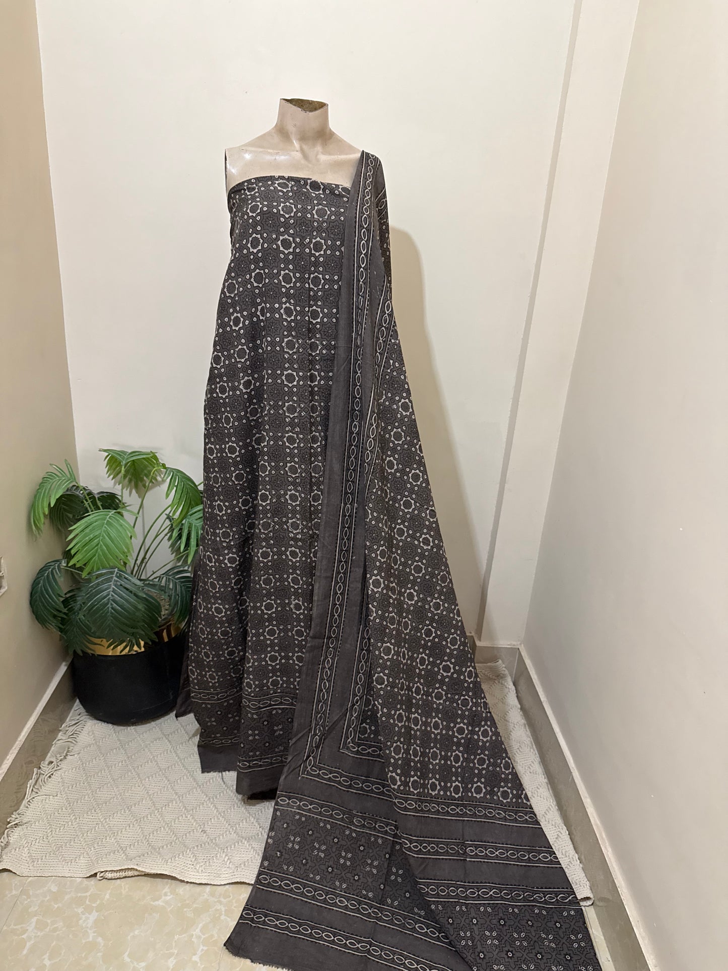 Kehkashan Grey 2pc Ajrak