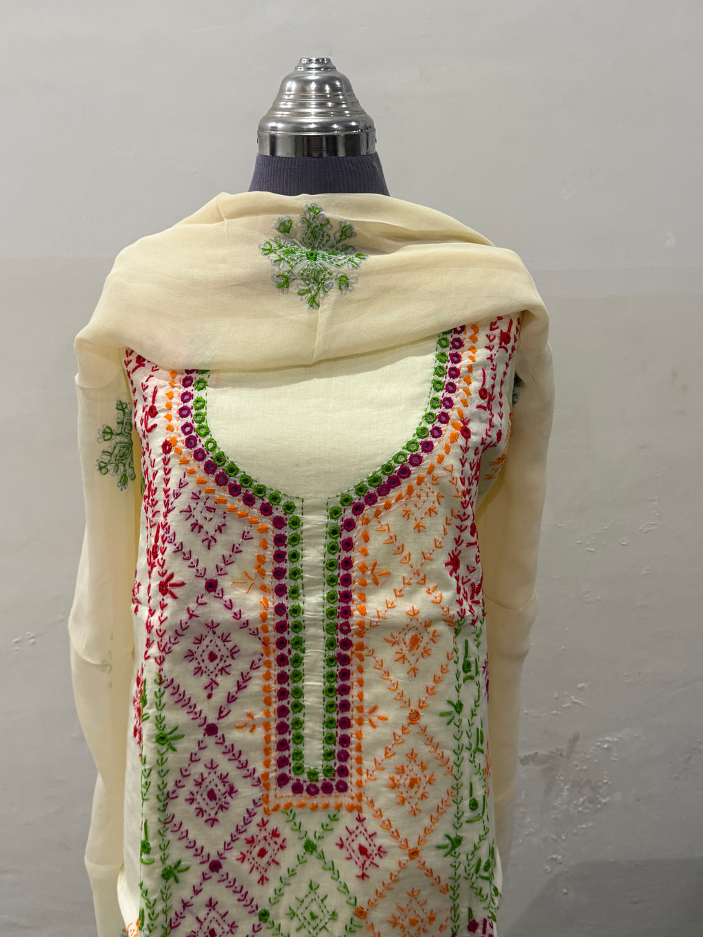 Tanka Embroidery 3pc Suit