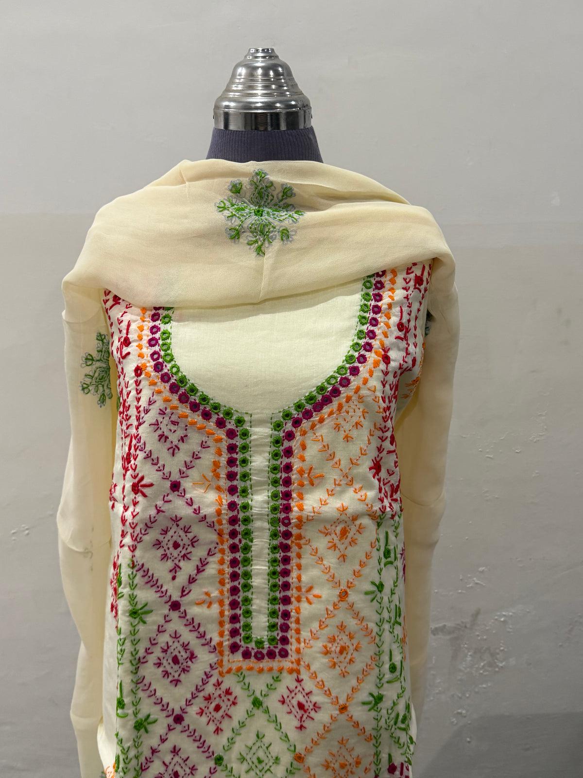 Tanka Embroidery 3pc Suit