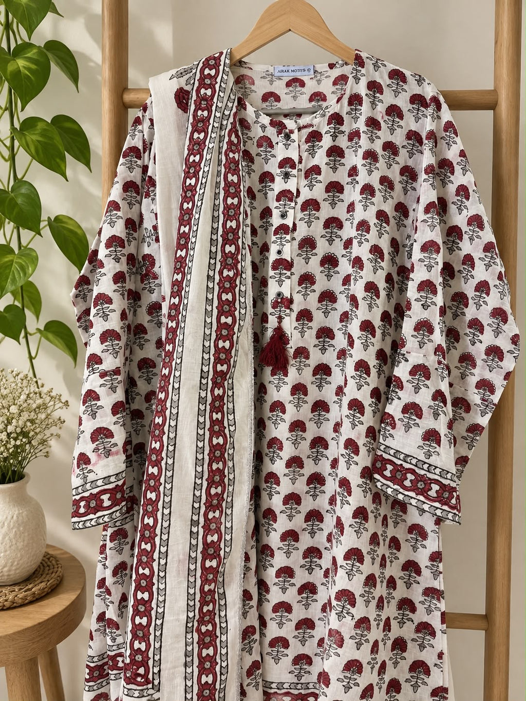 Angaan Suit