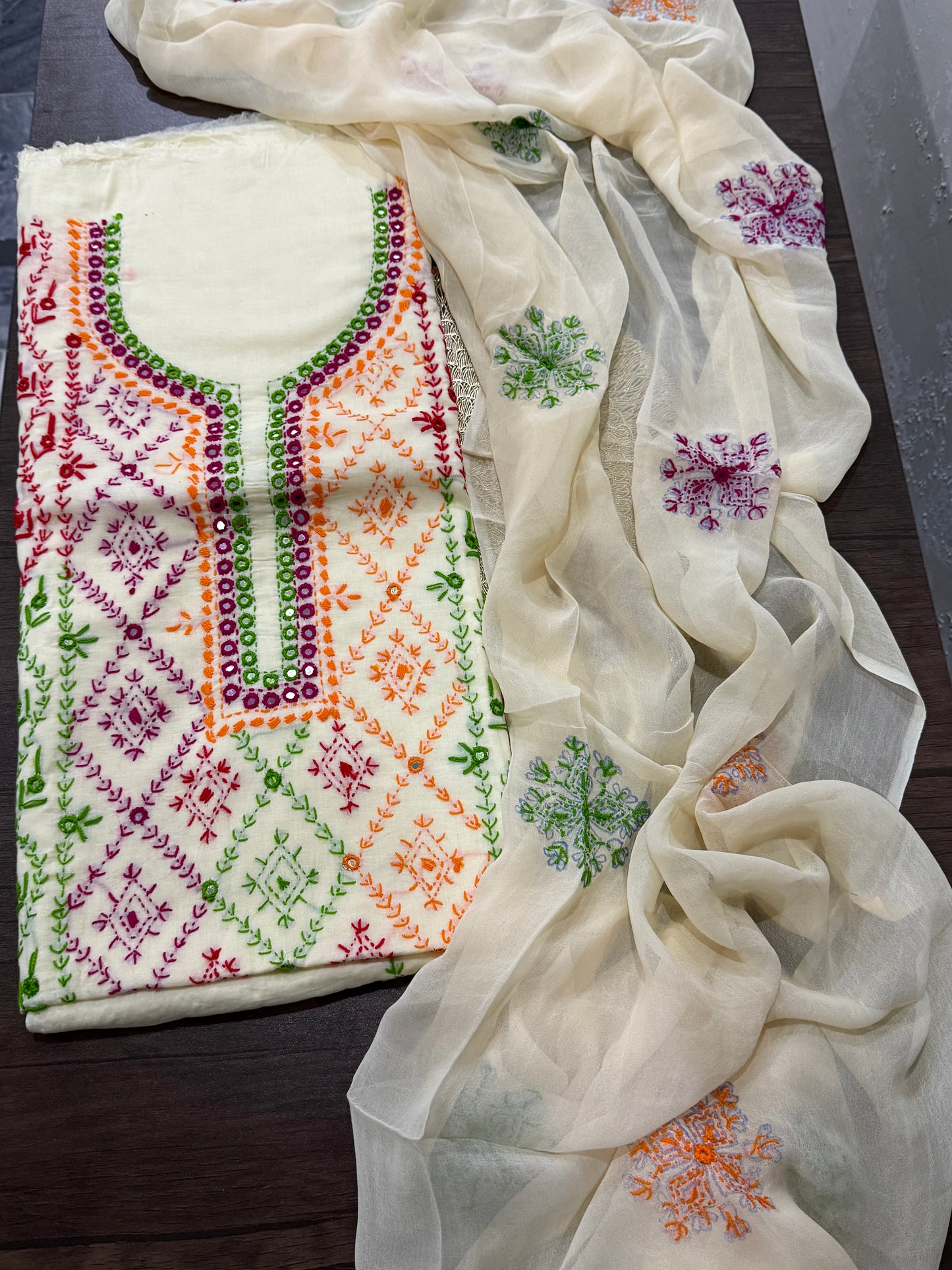 Tanka Embroidery 3pc Suit